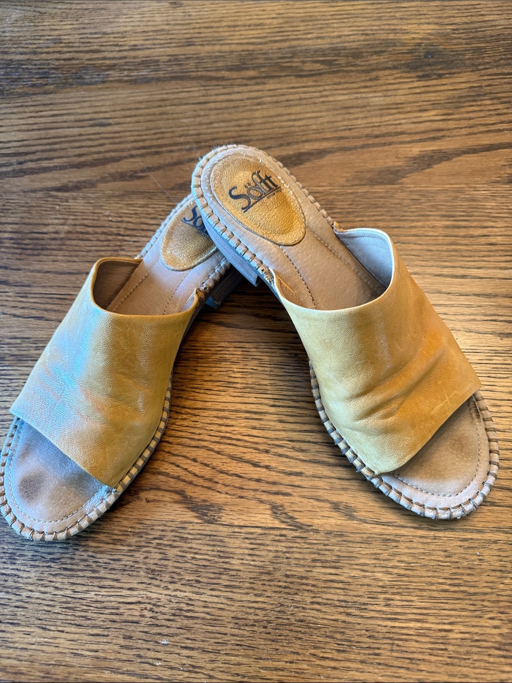 Söfft Minimalist Leather Slide Sandals Mustard Gold Block Heel Size 9